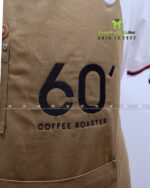 Tạp dề phục vụ vải kaki cotton màu nâu thêu logo 60' Coffee Roaster