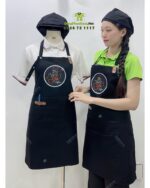 Tạp dề pha chế quán cafe màu đen phối da, in logo Gà Coffee