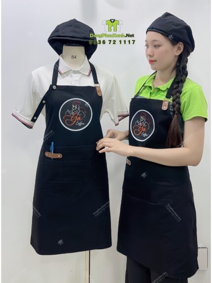 Tạp dề pha chế quán cafe màu đen phối da, in logo Gà Coffee