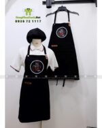 Tạp dề pha chế quán cafe màu đen phối da, in logo Gà Coffee