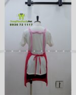 Tạp dề nail màu hồng vải kaki thun in logo Bemay Salon.