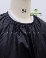 Cận Cảnh Cổ Áo Bo Tròn Ôm Cổ Thoải Mái