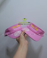 Cận Cảnh Nón Đồng Phục Quán Trà Sữa The Sly Drink Thiết Kế Nón Nửa Đầu