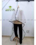 Mặt sau áo choàng cắt tóc với thiết kế cổ áo thông minh