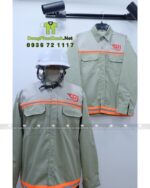 Mặt trước đồng phục công nhân xây dựng in logo Toàn Phát Lộc trước ngực