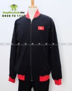 Áo Khoác Đồng Phục Màu Đen Mũ Đỏ, Thêu Logo Cờ Đỏ Sao Vàng