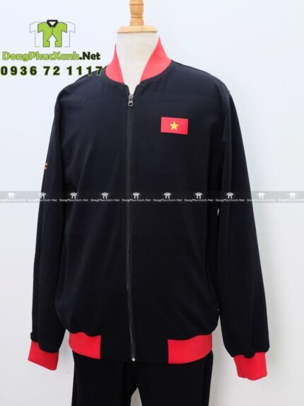 Áo Khoác Đồng Phục Màu Đen Mũ Đỏ, Thêu Logo Cờ Đỏ Sao Vàng