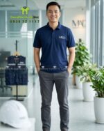 Mẫu áo thun đồng phục công ty in logo MADD đồng bộ với ái gile