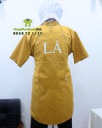 đòng phục phục vụ quán ăn lá